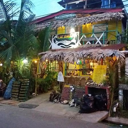 Coconut Hostel Bocas Town 외부 사진