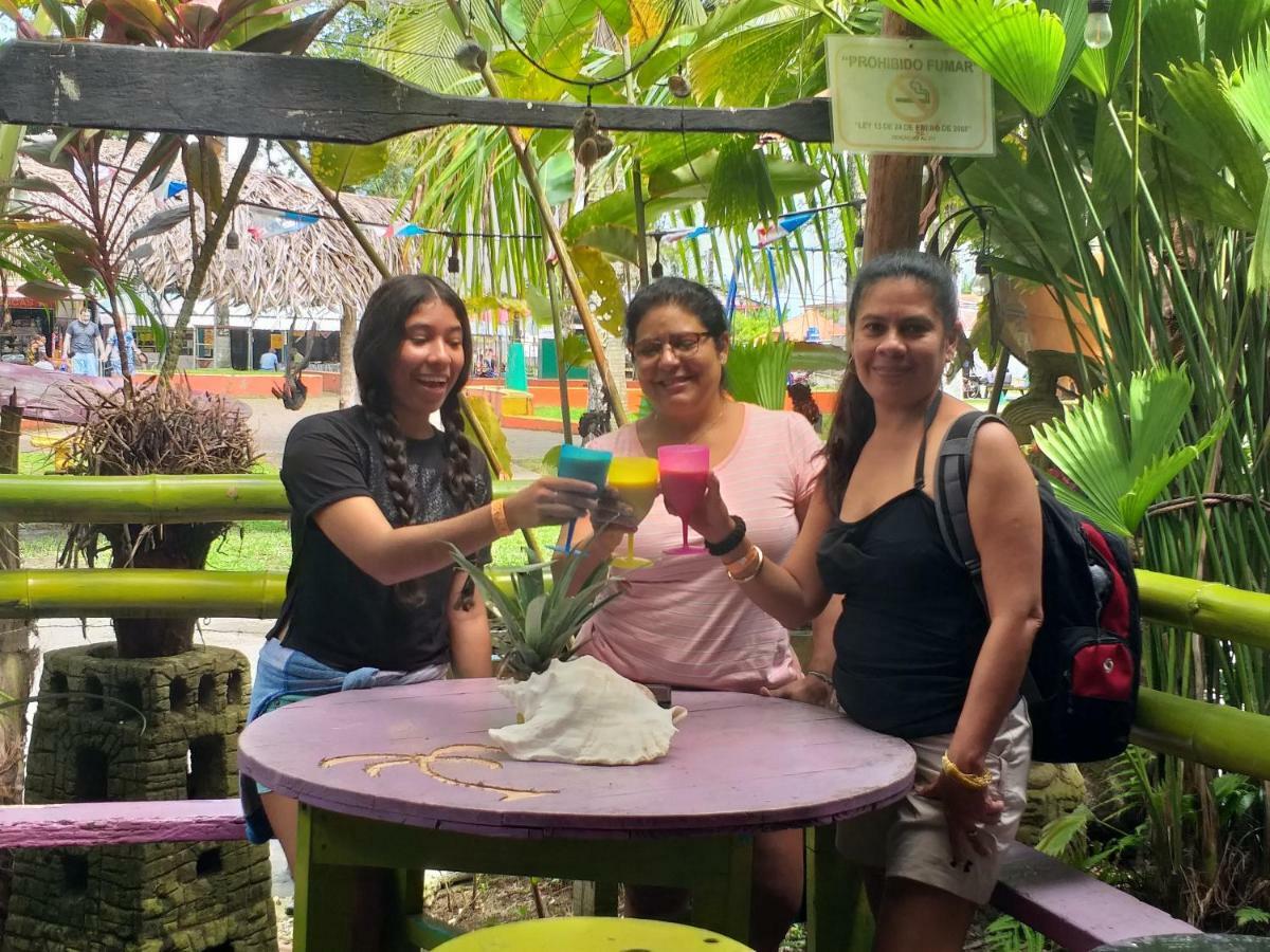 Coconut Hostel Bocas Town 외부 사진